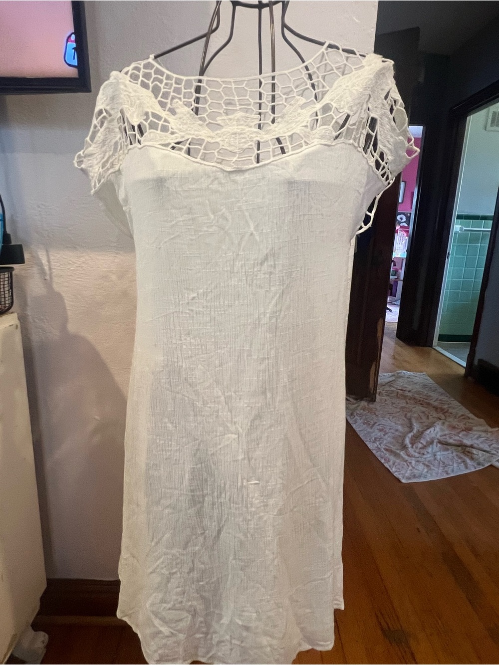 Entro large White Crochet Yoke Linen Dress- new